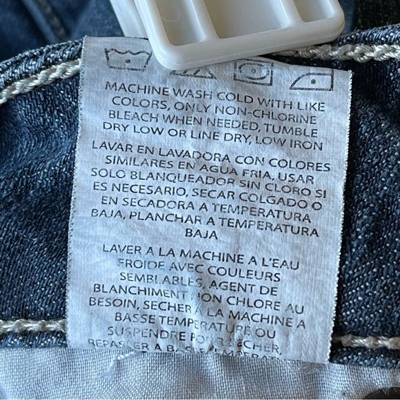Wrangler Ladies Premium Patch Mae Low Rise Jean Little Rock Finish, Size 7/8x32 - Picture 8 of 10